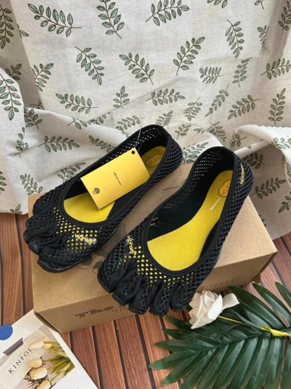 Vibram FiveFingers Black Mesh Slip-On Barefoot Five Toe Shoes | Brand New